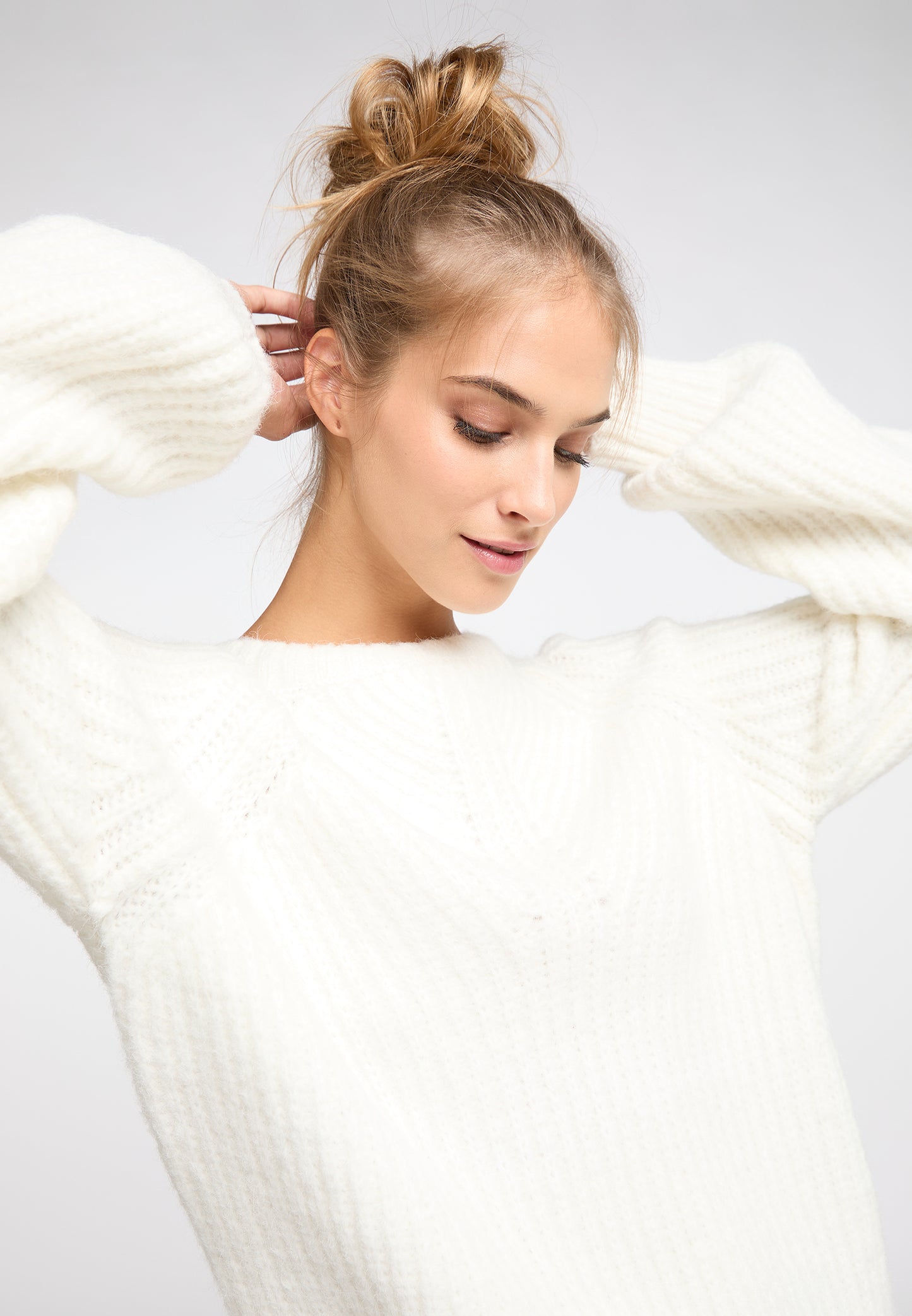 IZIA Women's Knitted Sweater