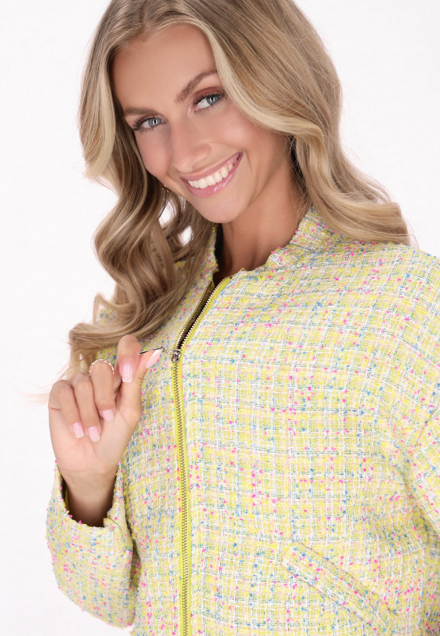 <source>
IZIA Damen-Jacke
</source>