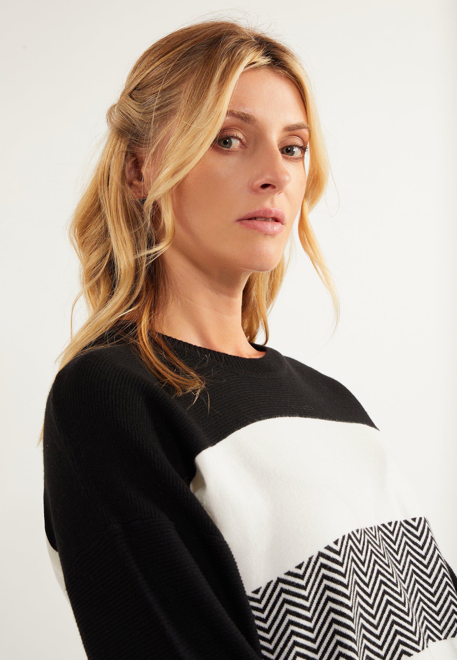 usha FESTIVAL Women's Oversize Knit Sweater