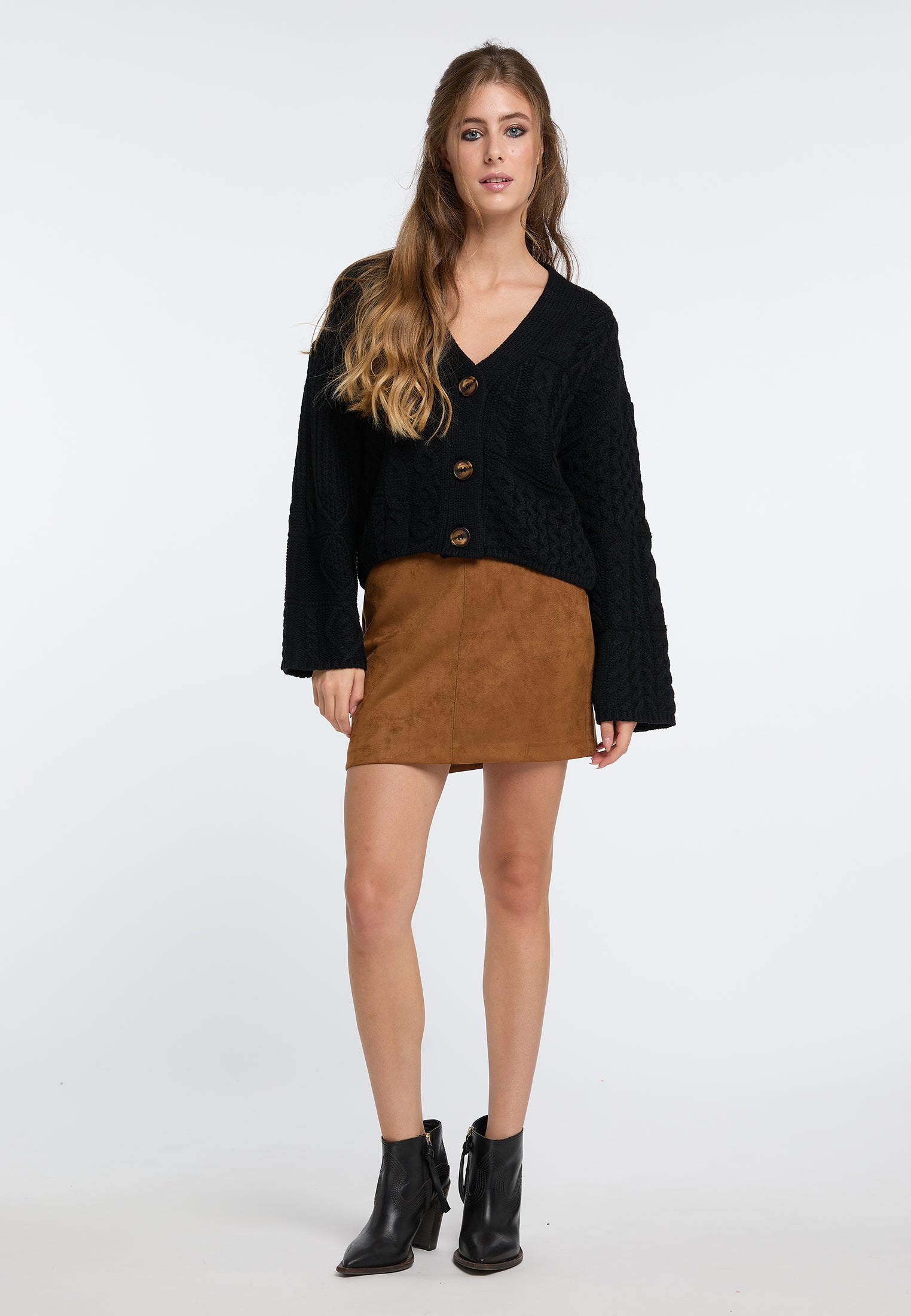 IZIA Women's Cropped Cardigan