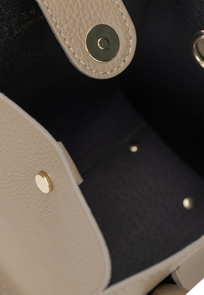 faina Women's Handbag