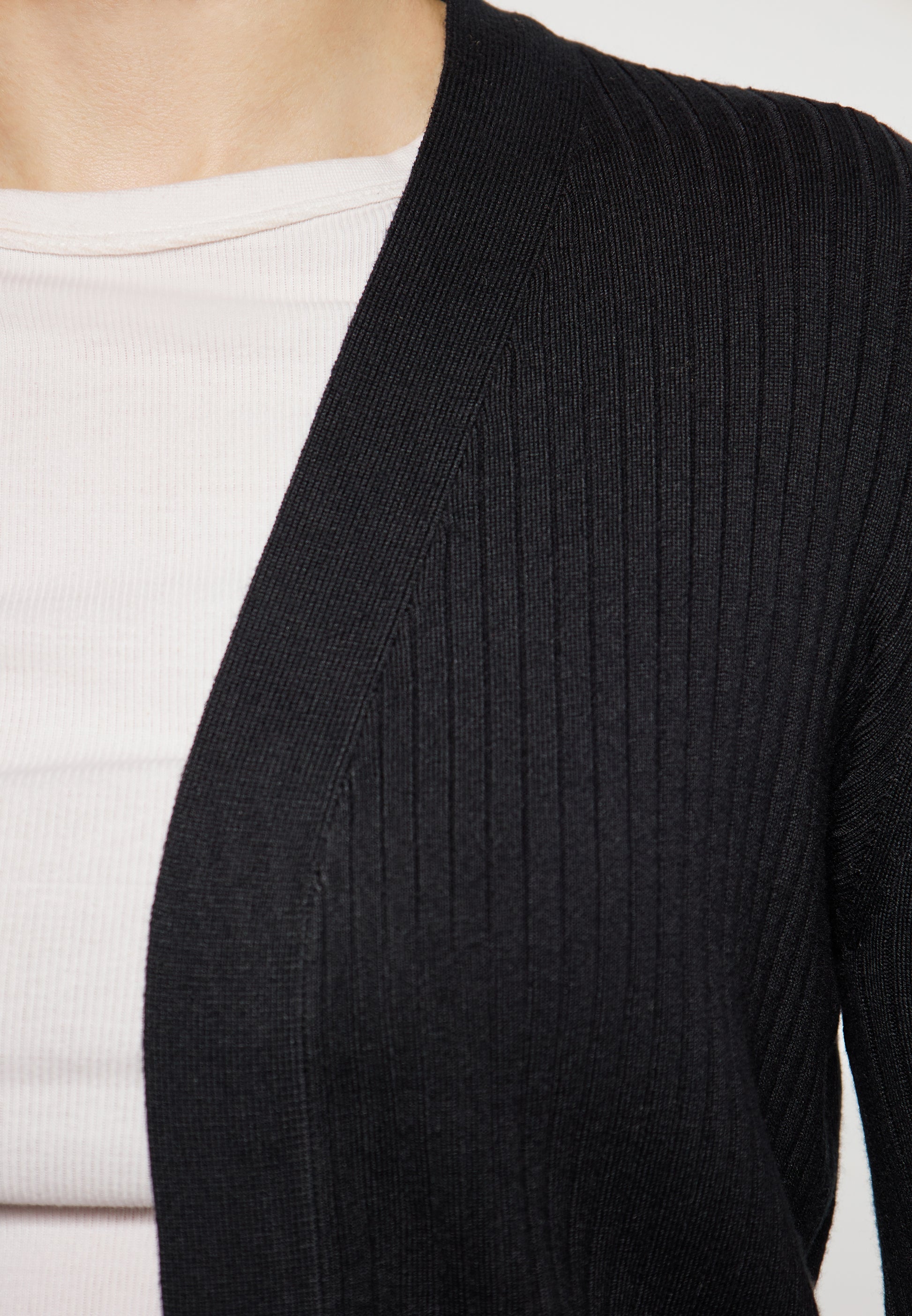 NAEMI Women's Cardigan