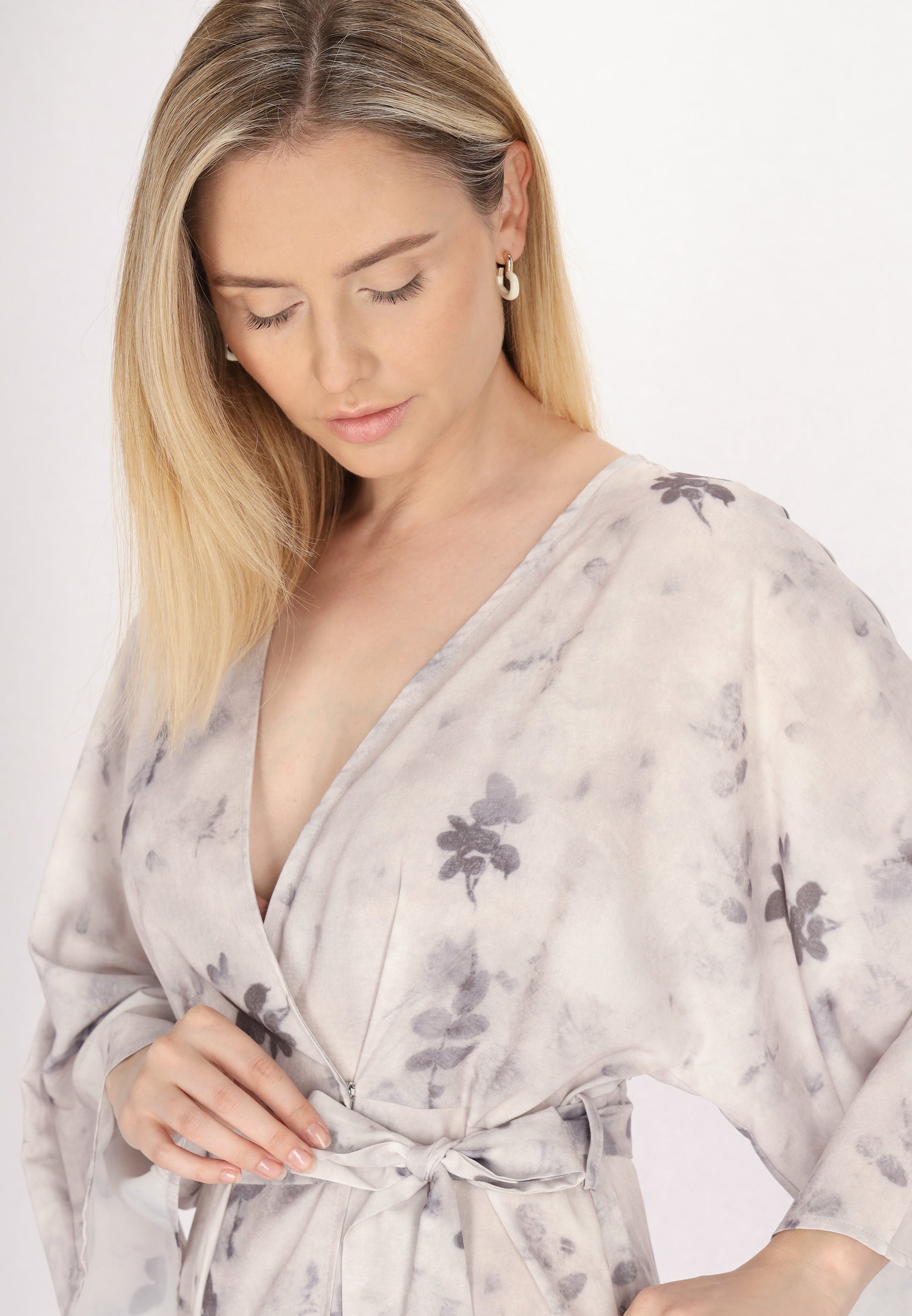 usha WHITE LABEL Sukienka Kimono dla Kobiety