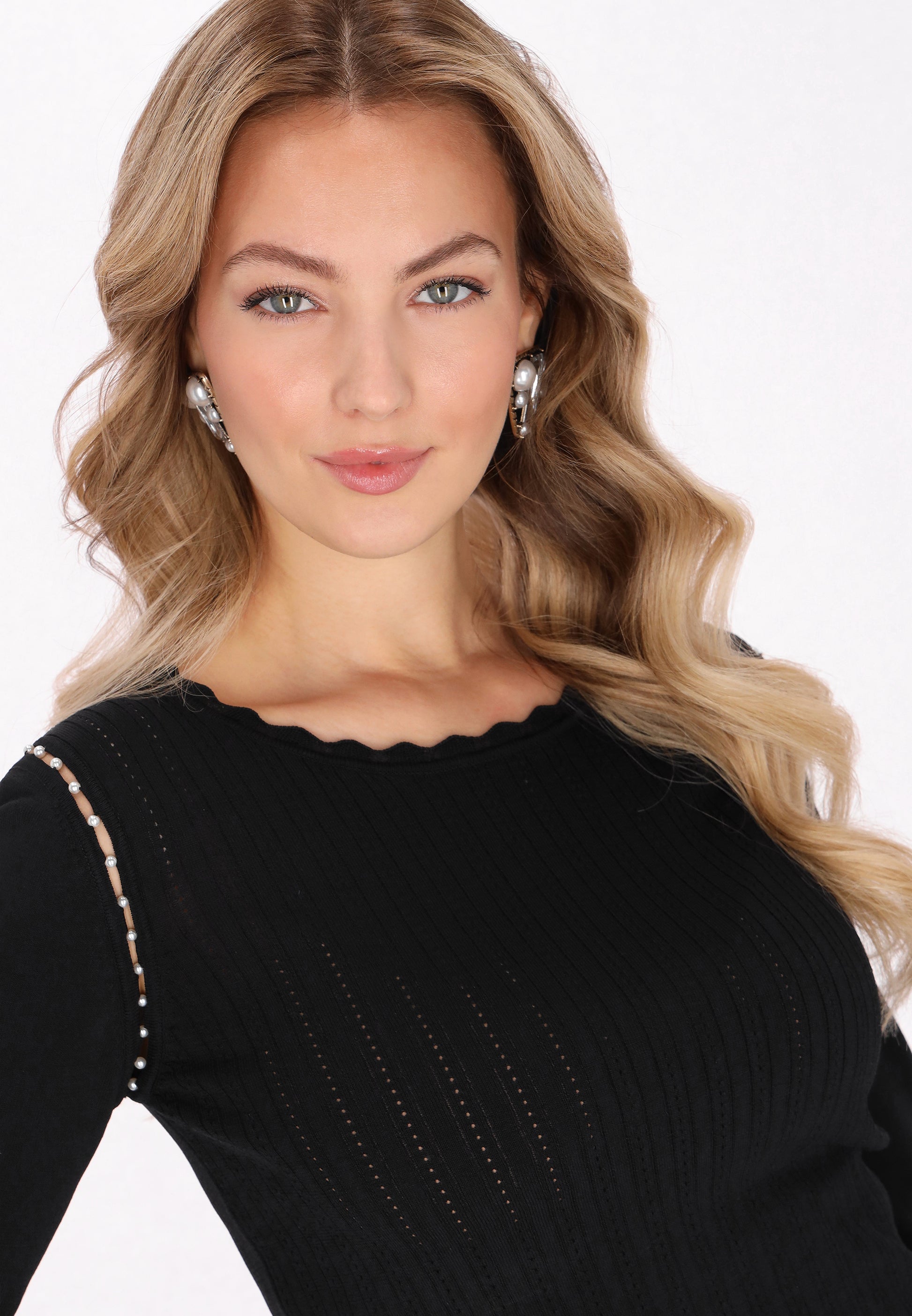 faina Women's Sweater