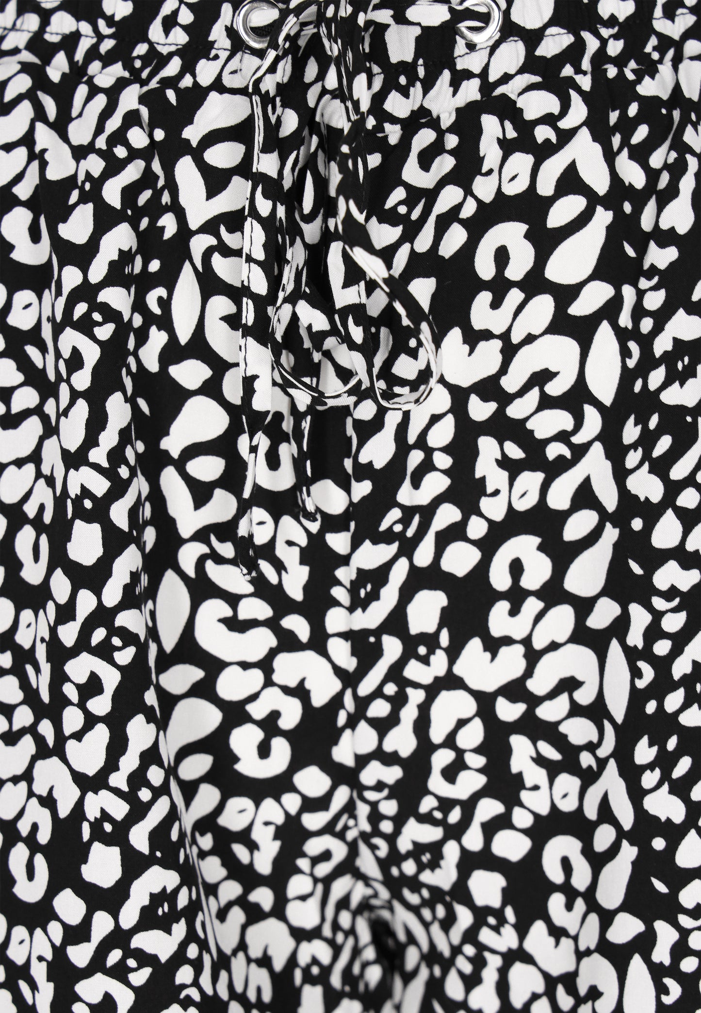 SWIRLY Women's Shorts