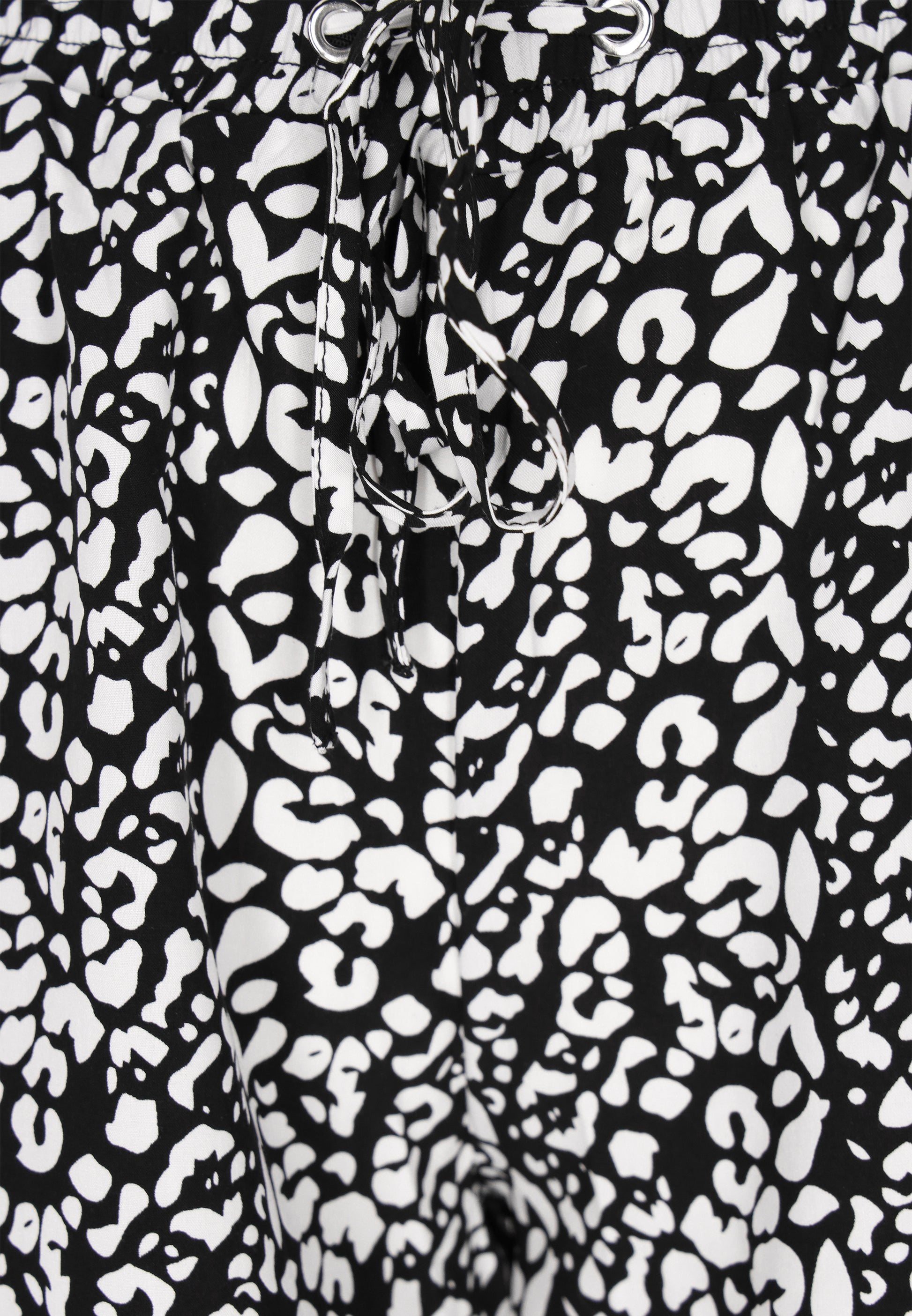 SWIRLY Women's Shorts