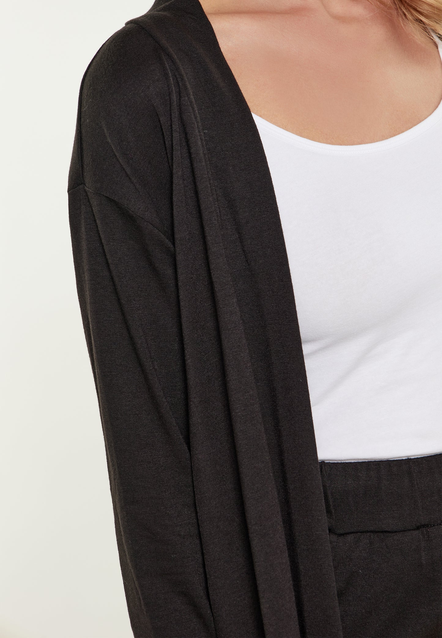 VINAJA Women's Cardigan